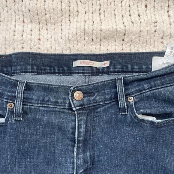 Levi's Dark Wash Classic Straight Jeans - Size 14W - Picture 2 of 5